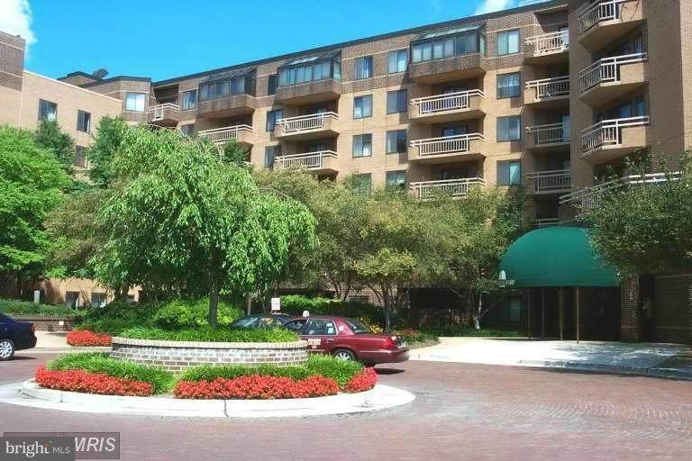 2111 Wisconsin Avenue - Photo 1