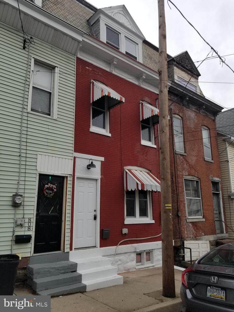 806 Race Street - Photo 1