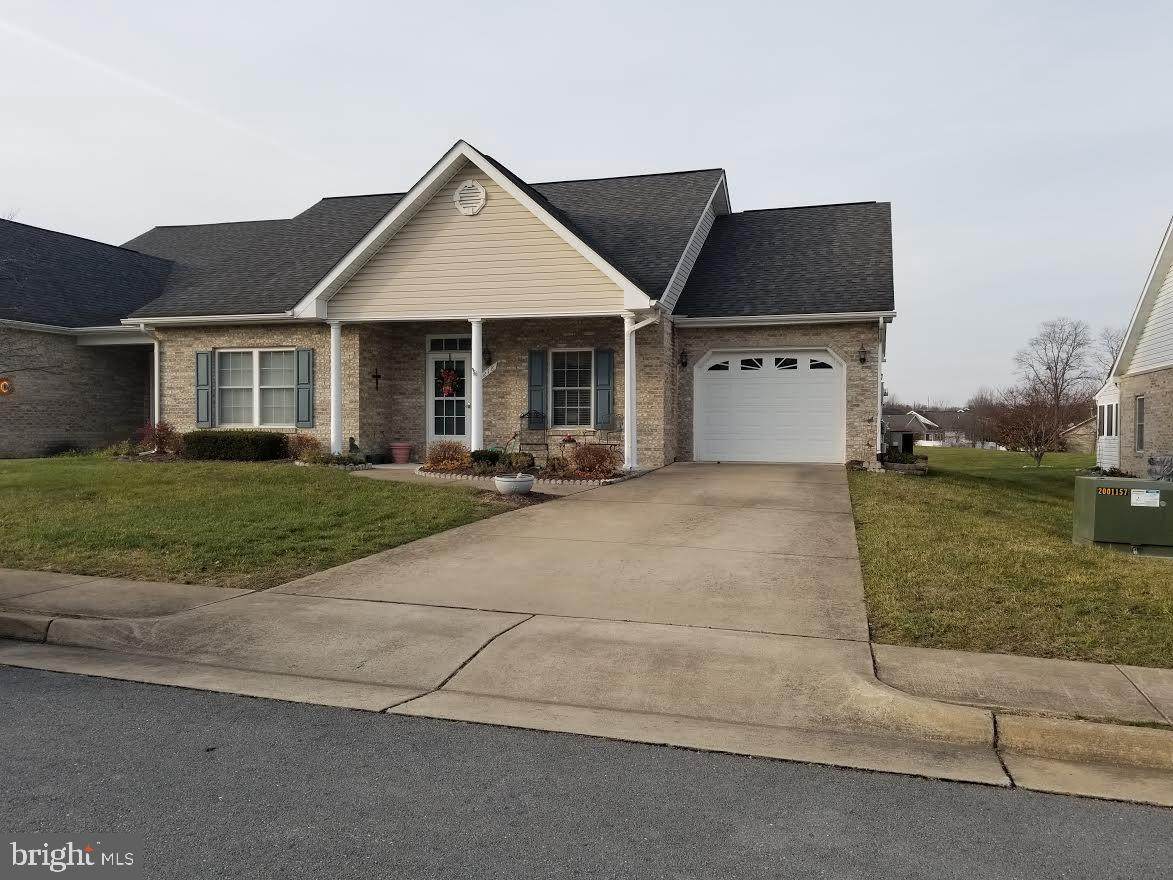 218 Lynn Drive - Photo 1