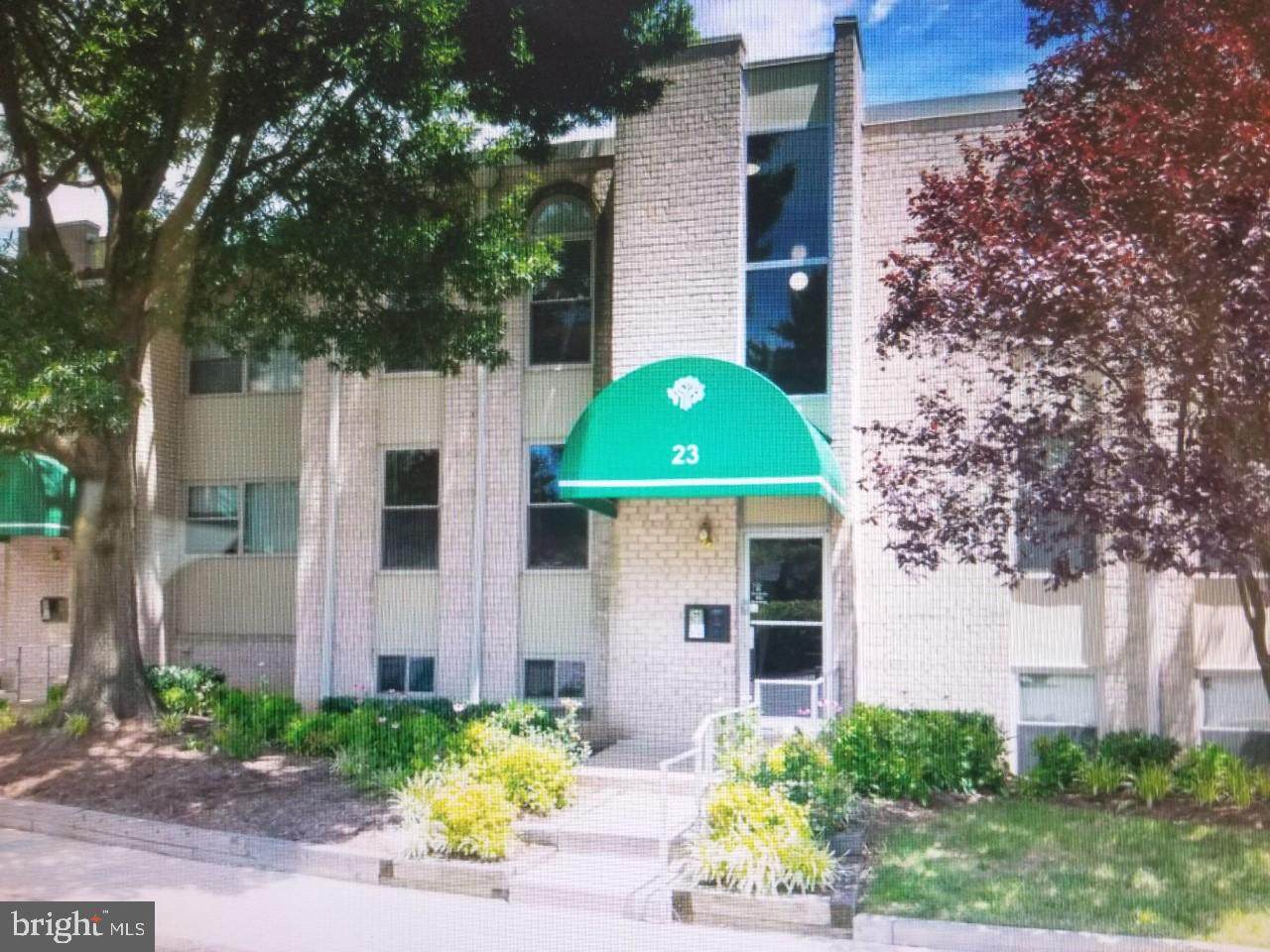 23 Canterbury Square - Photo 1