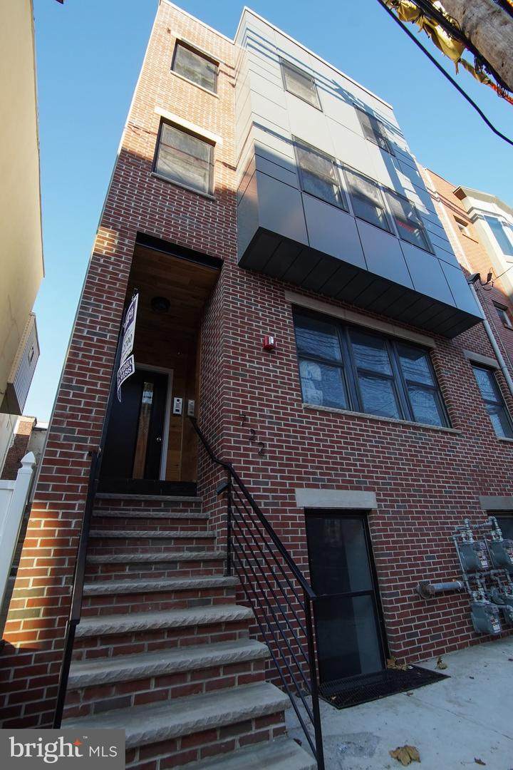 722 16TH Street - Photo 1