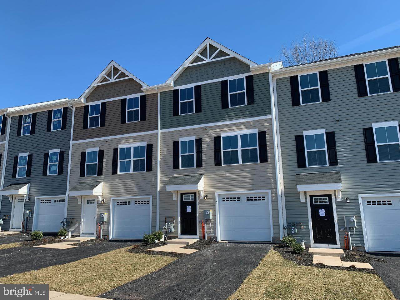 56 Foxwood Drive - Photo 1