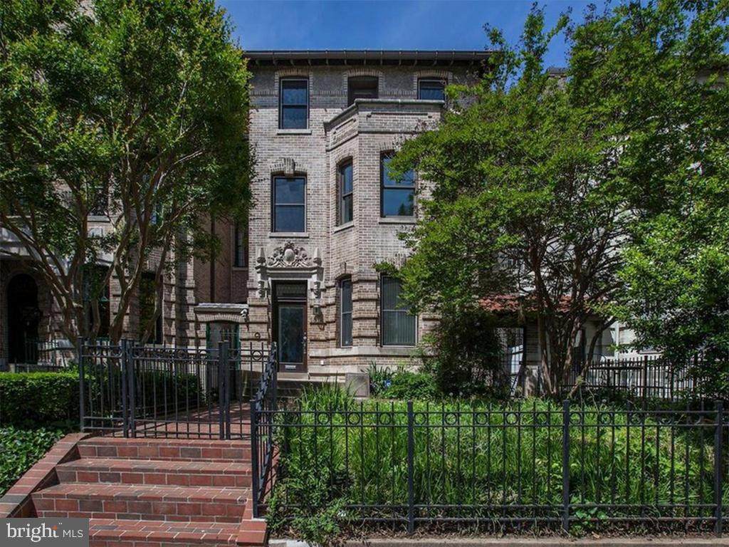 1814 19TH Street - Photo 1