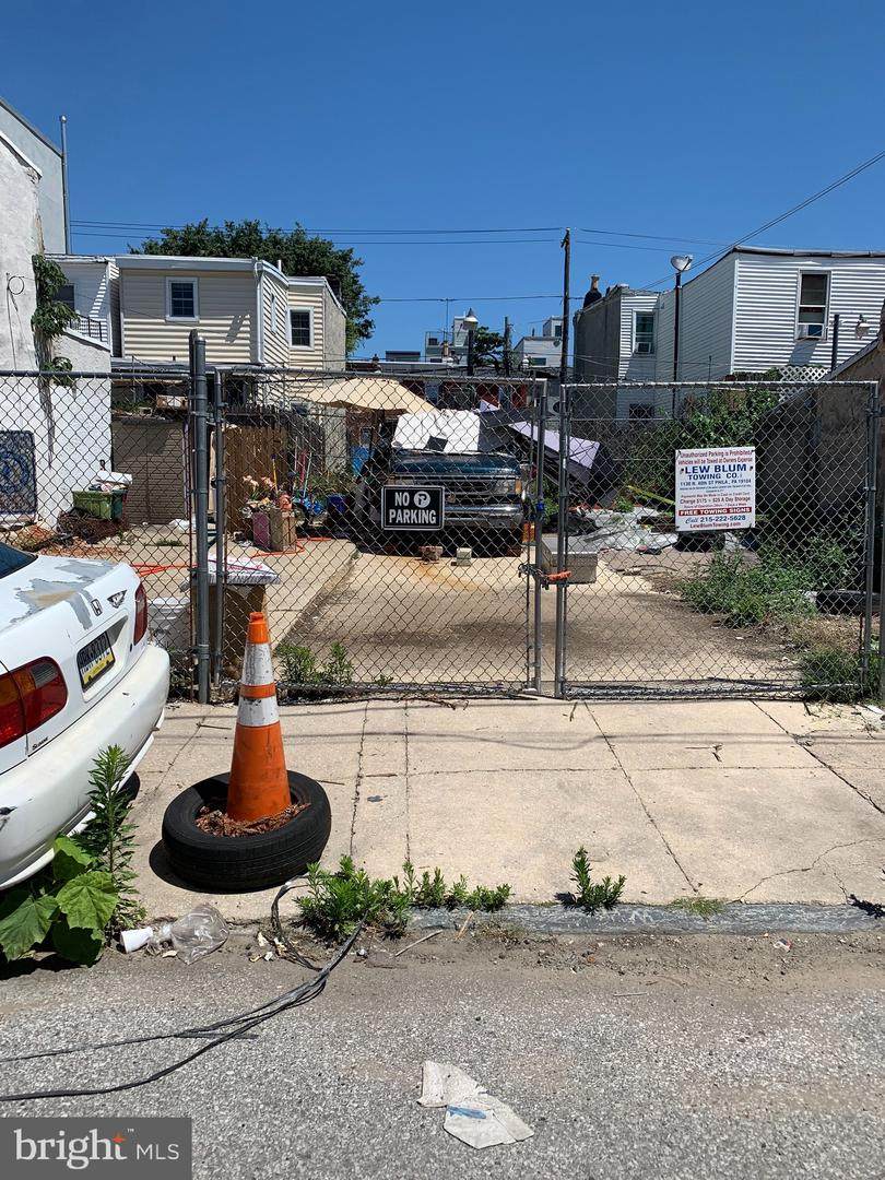633 Tree Street - Photo 1