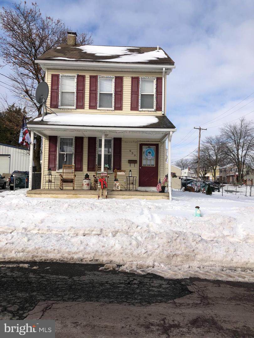 939 Glasgow Street - Photo 1