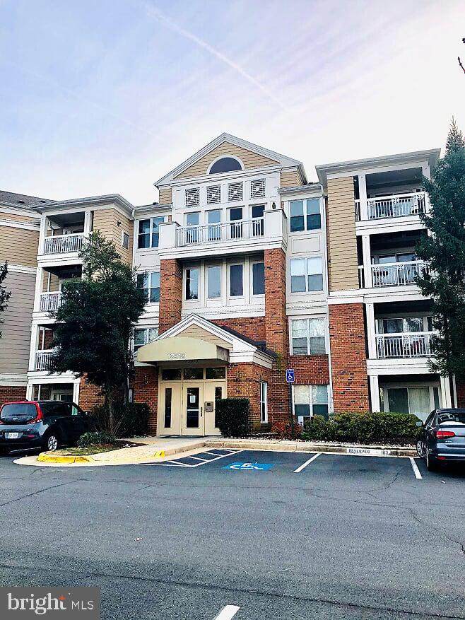 12913 Alton Square - Photo 1