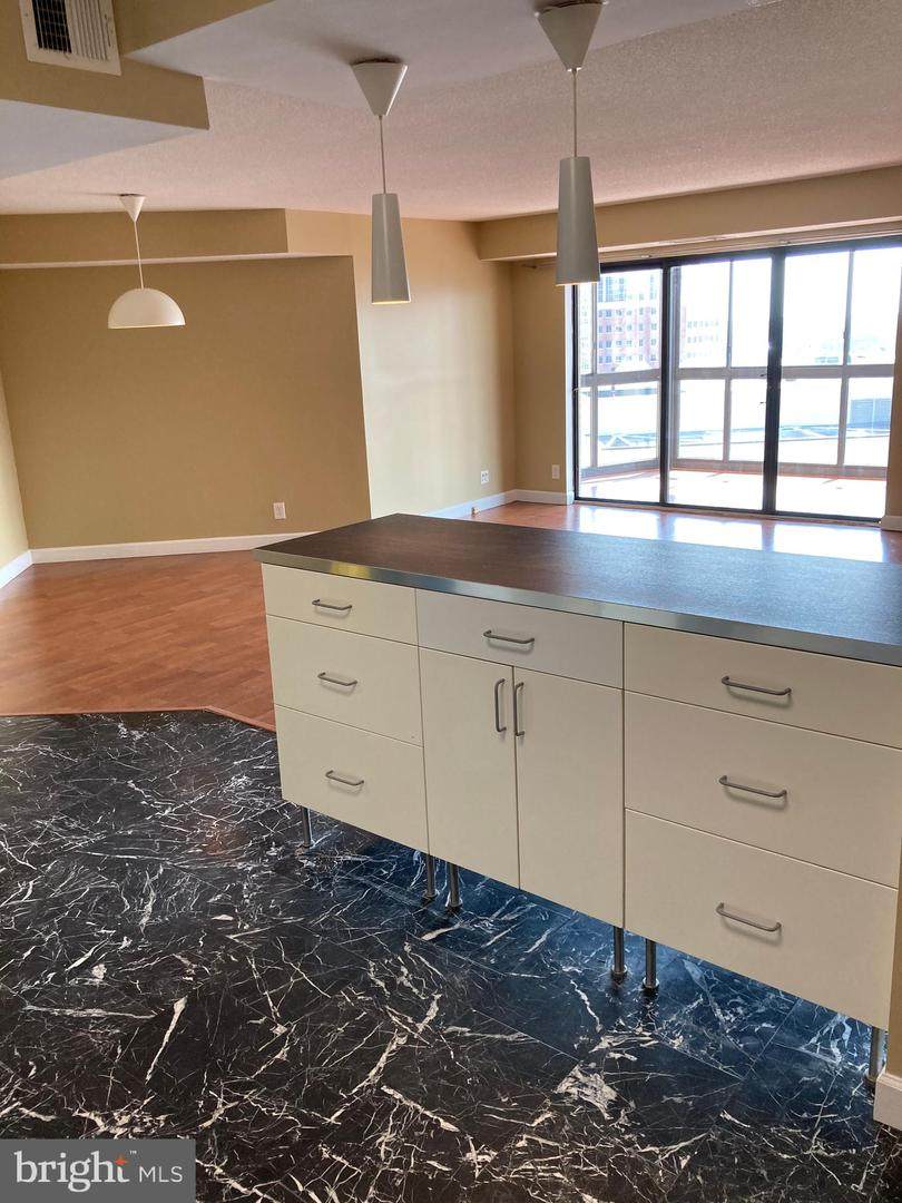 900 Stafford Street - Photo 1