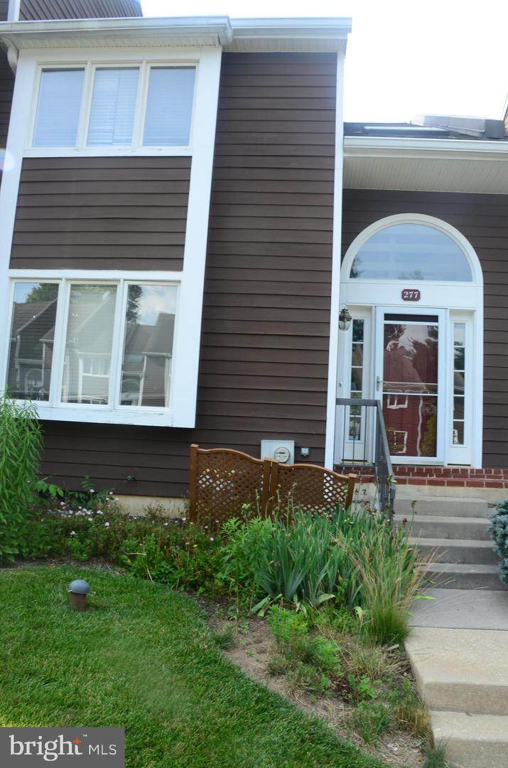 277 Fox Run - Photo 1