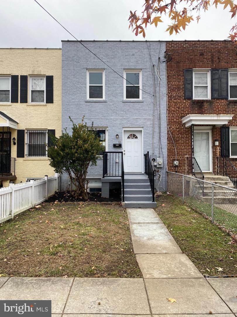 420 57TH Street - Photo 1