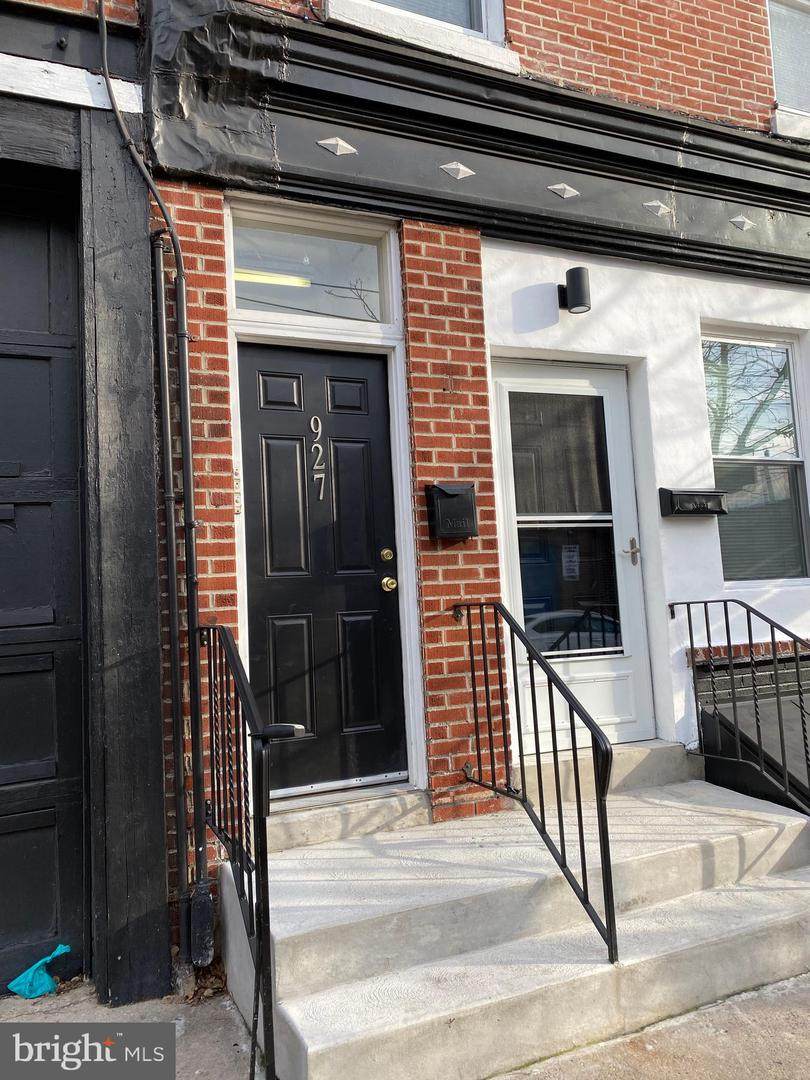 927 12TH Street - Photo 1