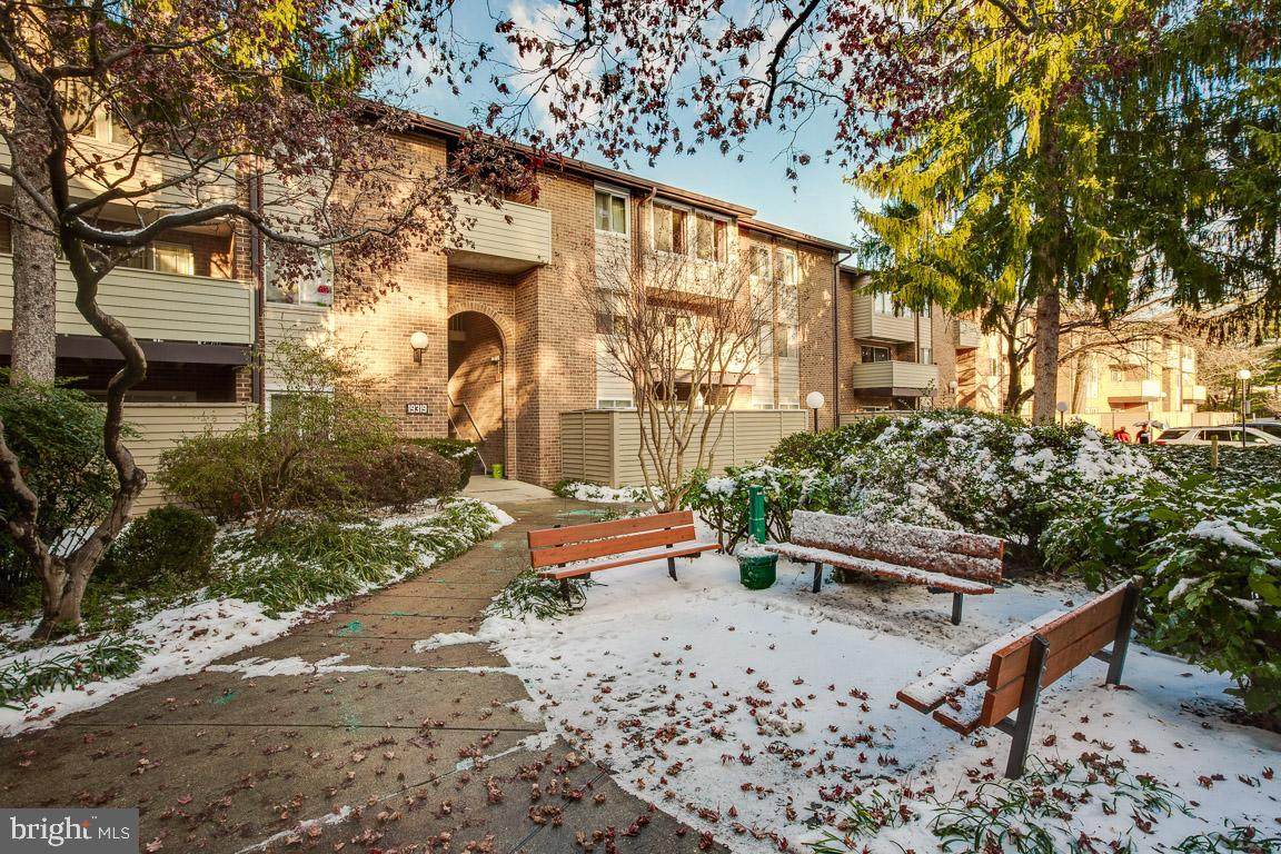 19319 Club House Road - Photo 1