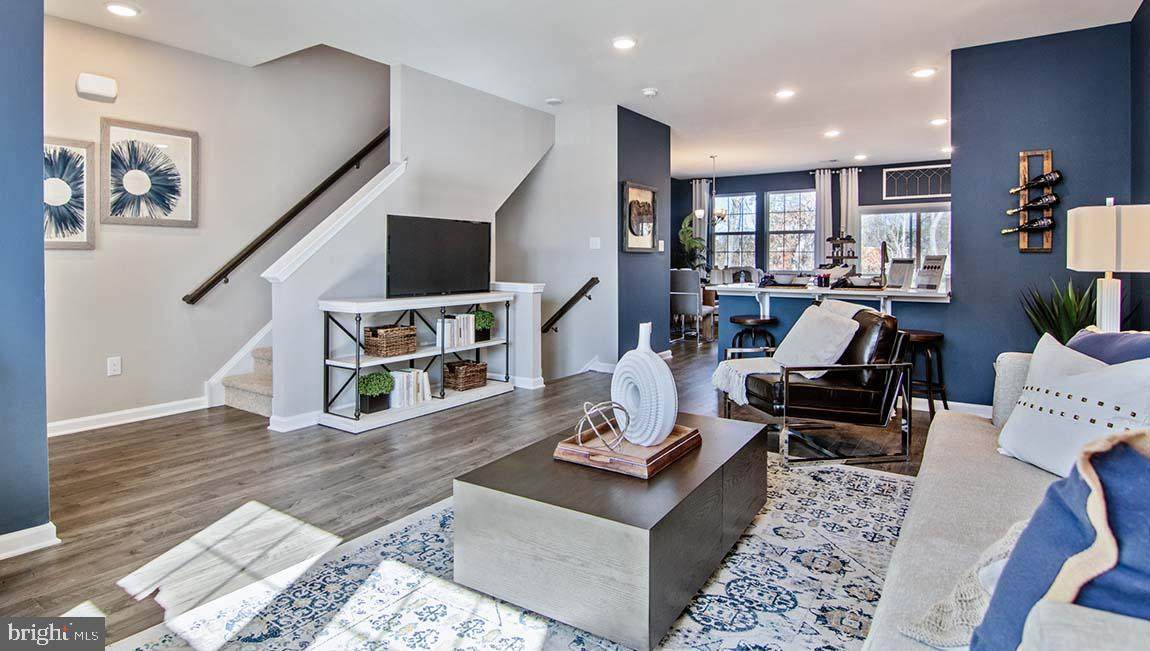 56 Rome Way - Photo 1