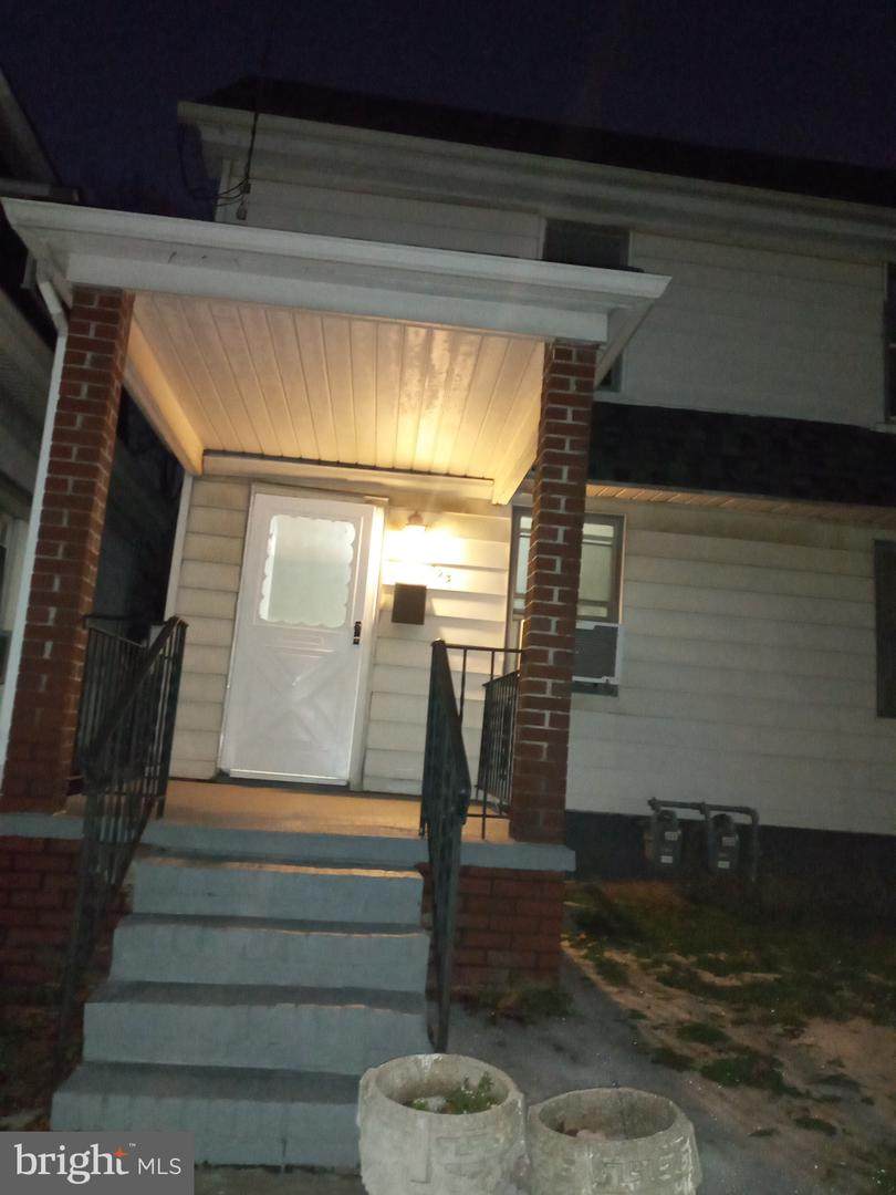 723 Broad Street - Photo 1