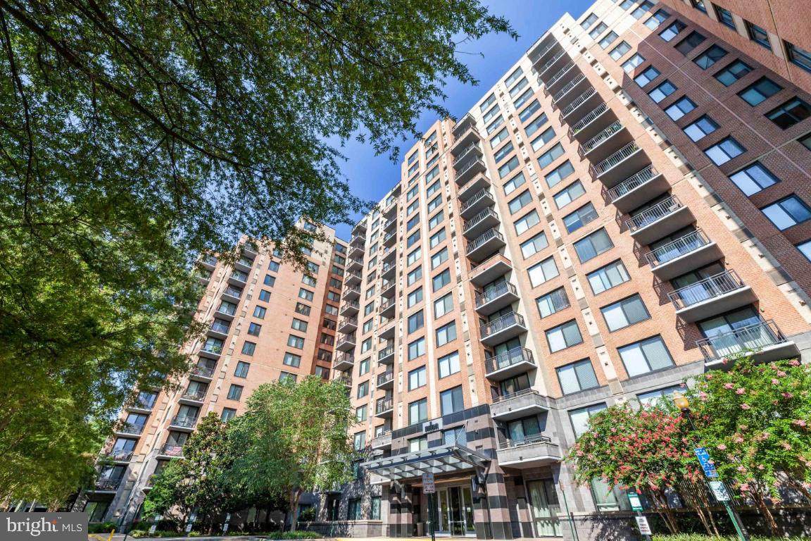 2451 Midtown Avenue - Photo 1