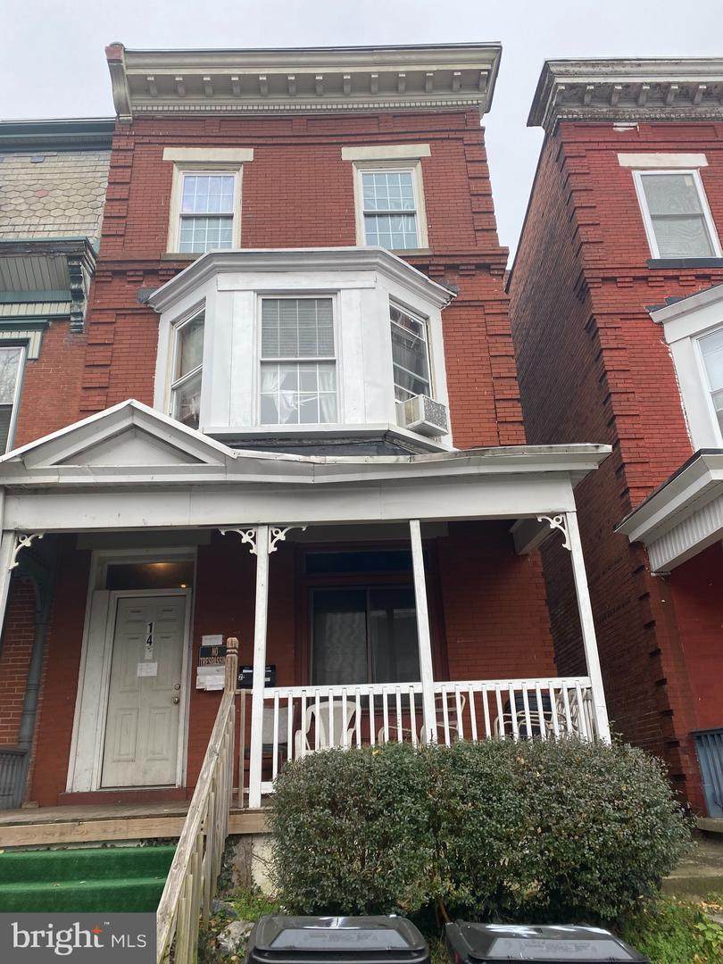 142 13TH Street - Photo 1