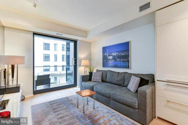 925 H Street - Photo 1