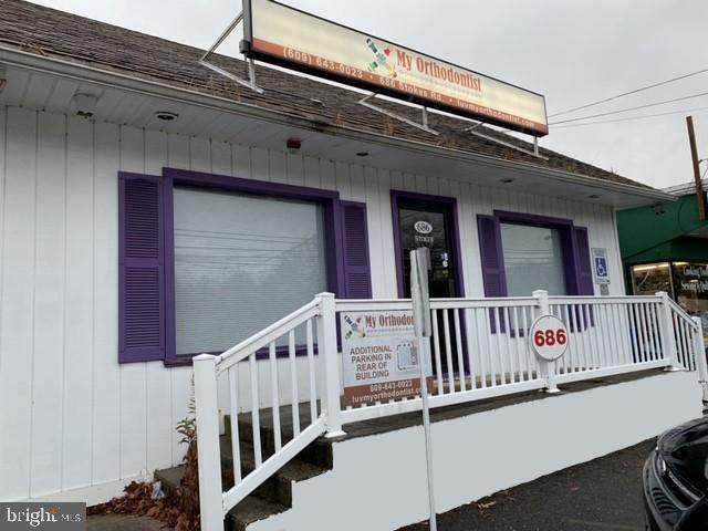 686 Stokes Road - Photo 1