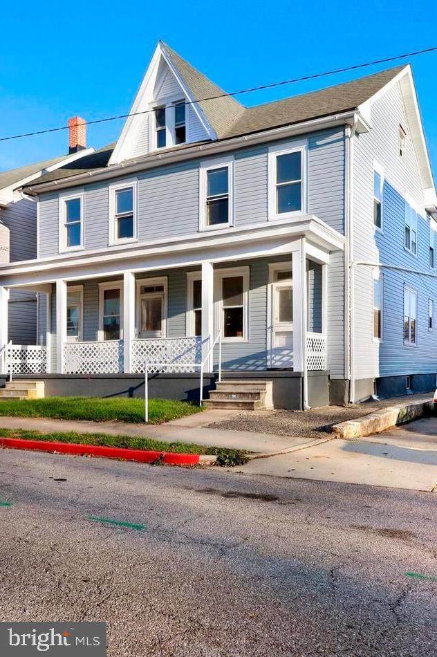 422-422 1/2 Mcdowell Avenue - Photo 1