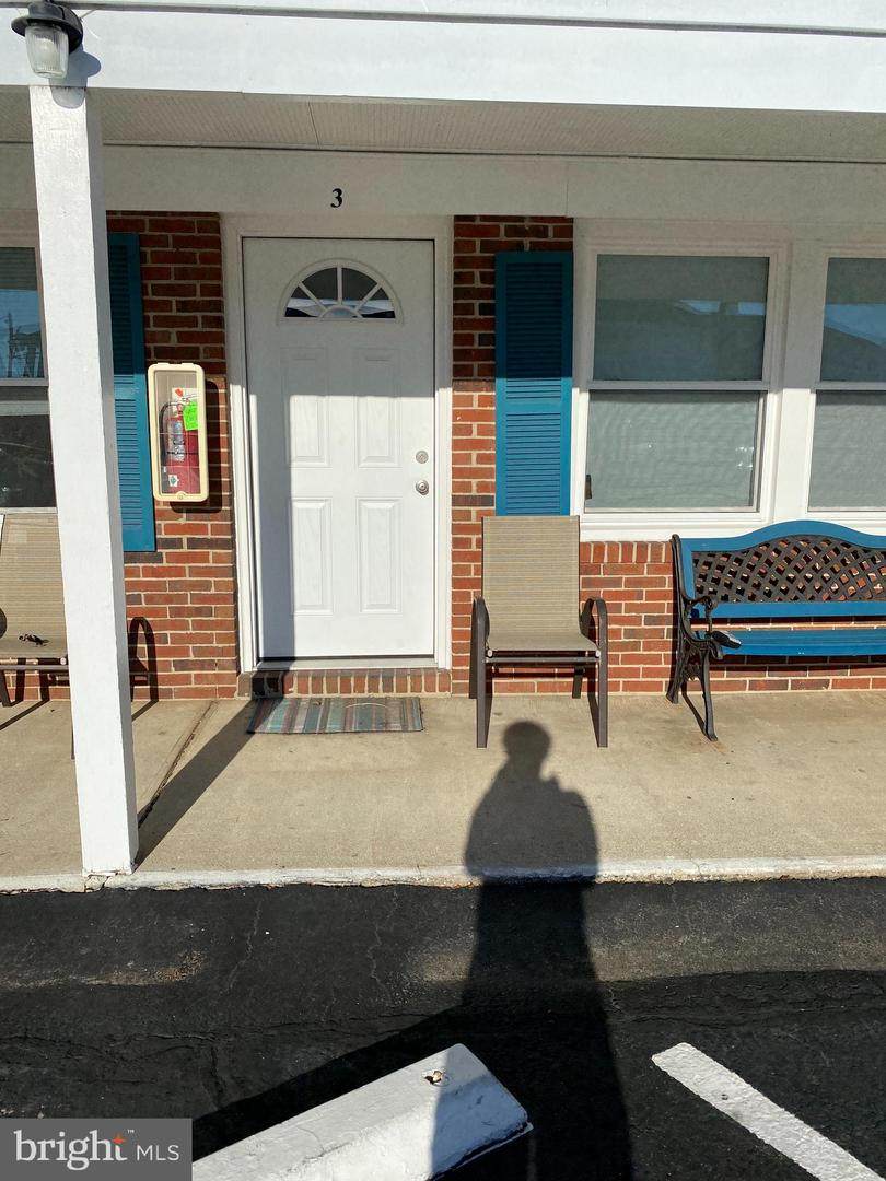 206 8TH Street - Photo 1
