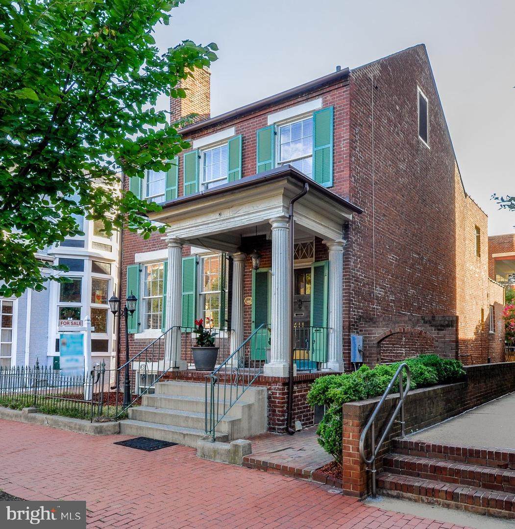 611 Caroline Street - Photo 1