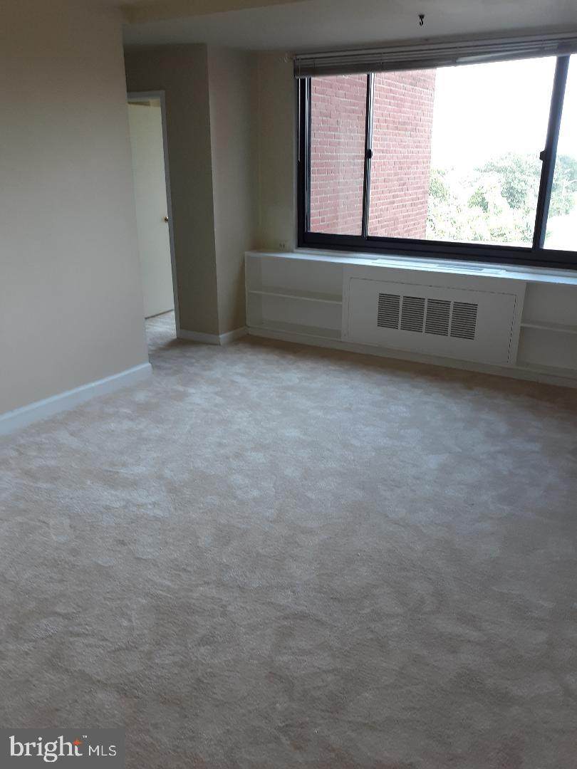 1021 Arlington Boulevard - Photo 1