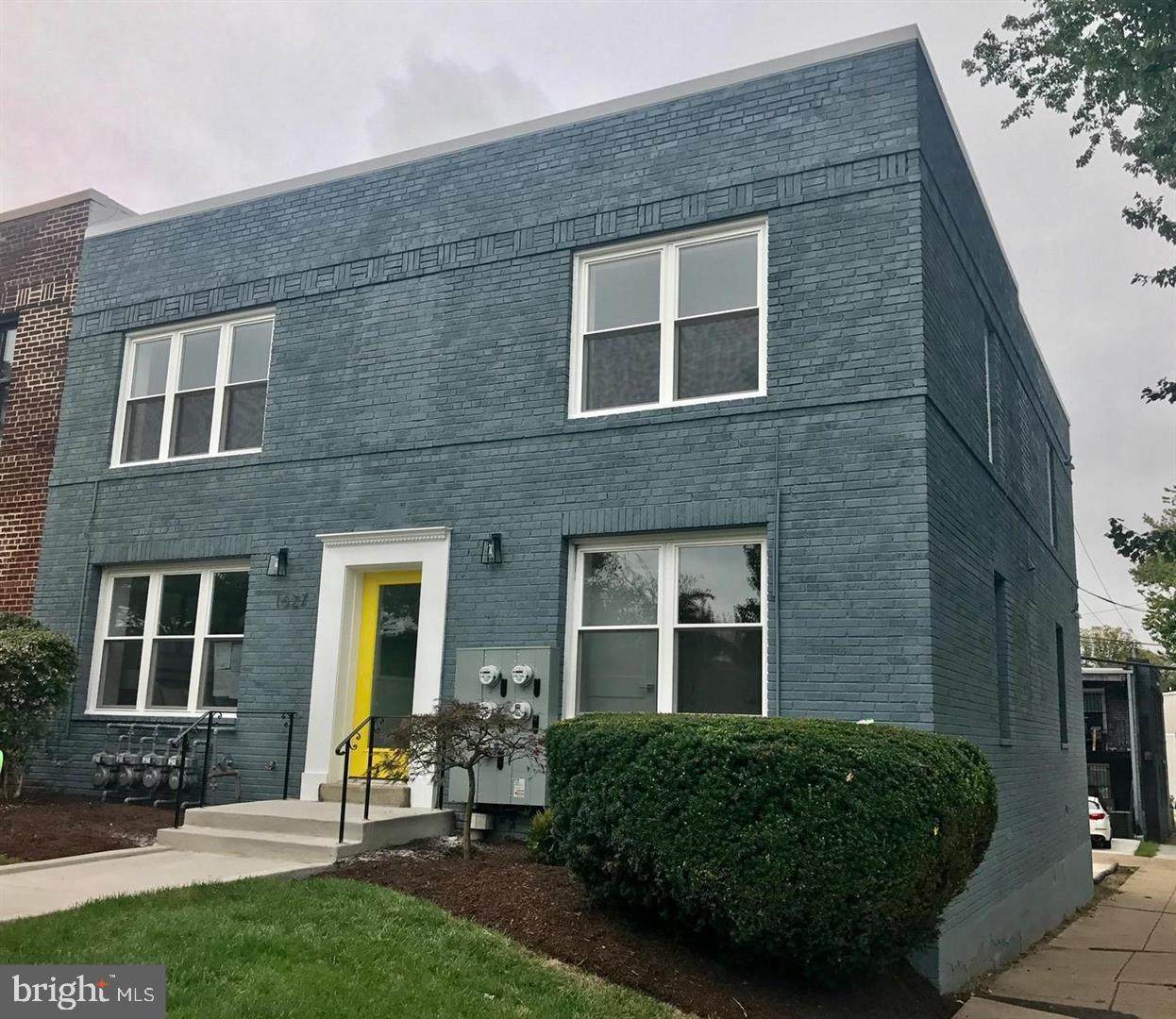 1627 Holbrook Street - Photo 1