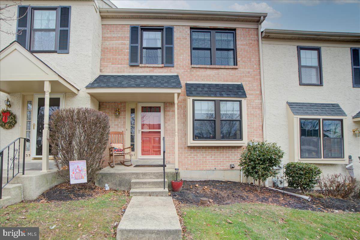 137 Bradbury Road - Photo 1