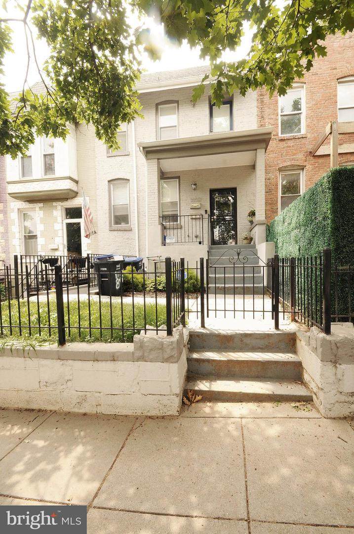 1112 8TH Street - Photo 1