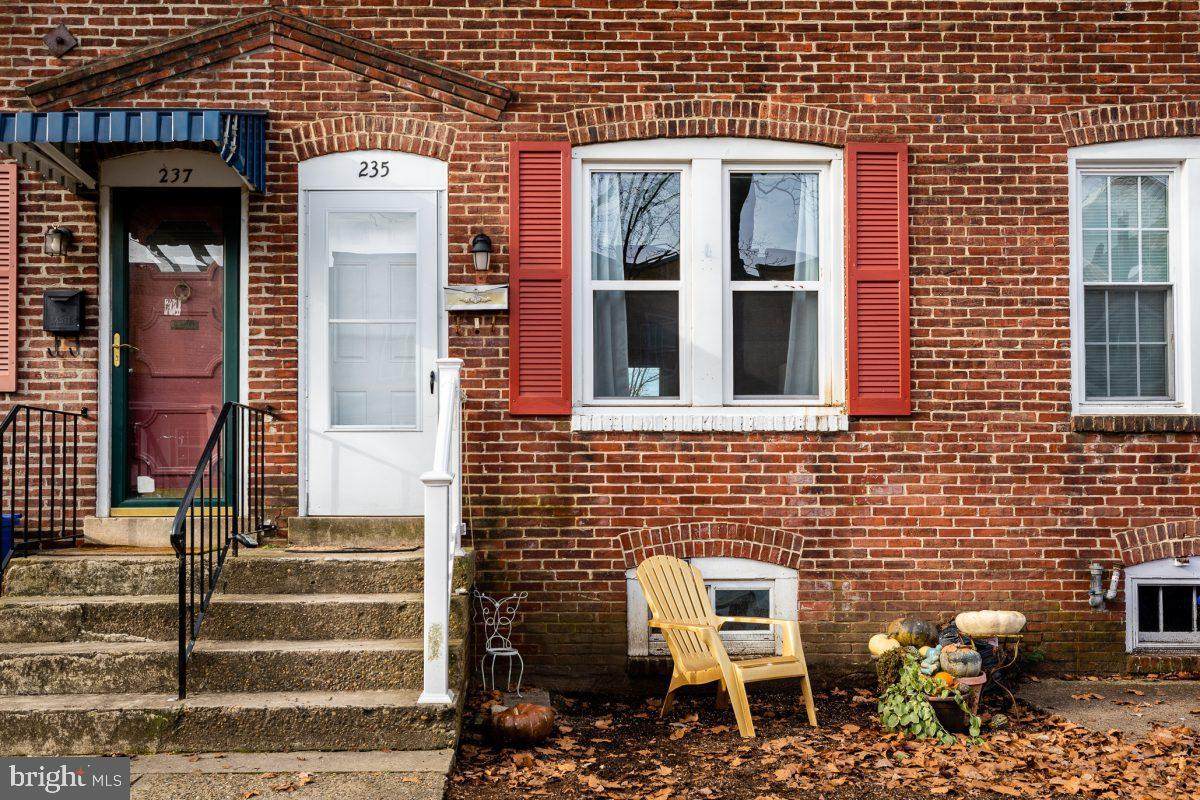 235 5TH Avenue - Photo 1