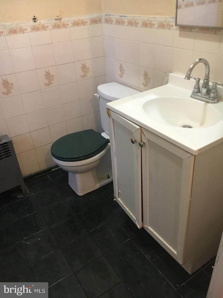 349 -51 Lyons Avenue - Photo 1
