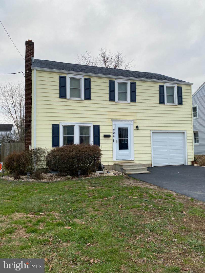 404 Victoria Avenue - Photo 1