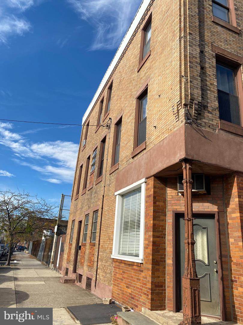 2252 Hicks Street - Photo 1