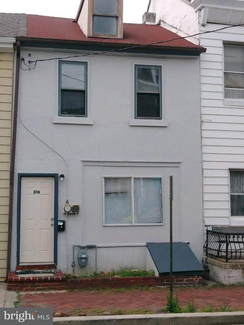 816 8TH Street - Photo 1