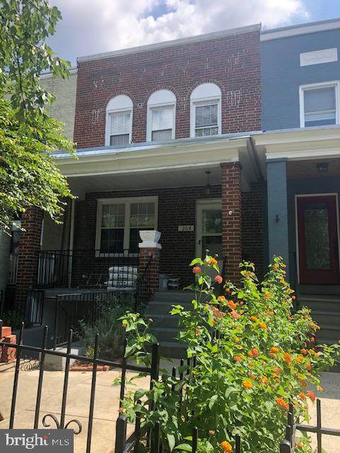 204 16TH Street - Photo 1