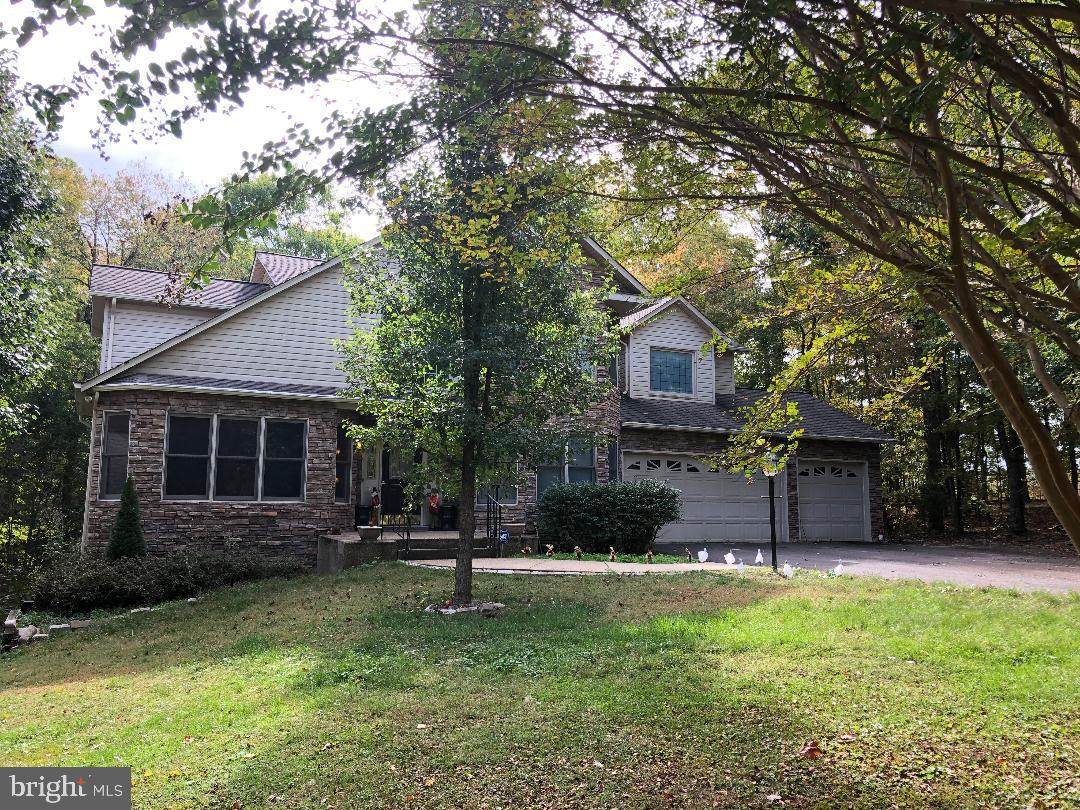 105 Colonial Court - Photo 1
