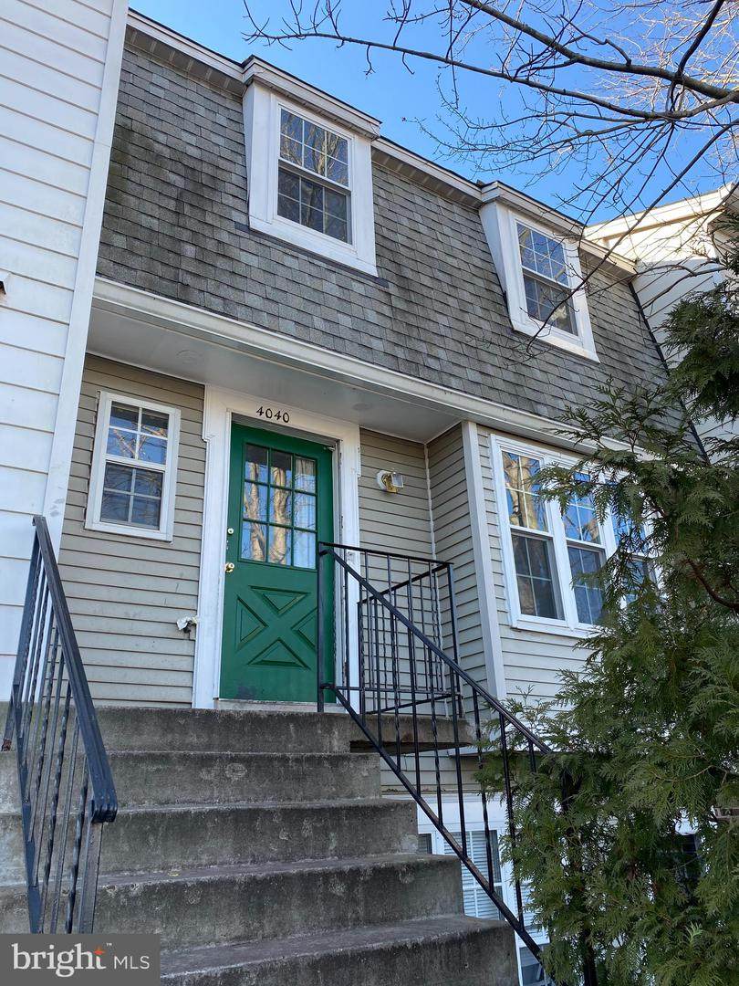 4040 Summer Hollow Court - Photo 1