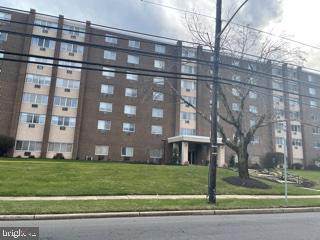 860 Lower Ferry Road - Photo 1