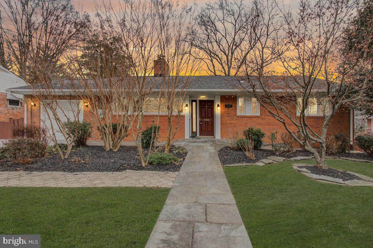 10305 St Albans Drive - Photo 1