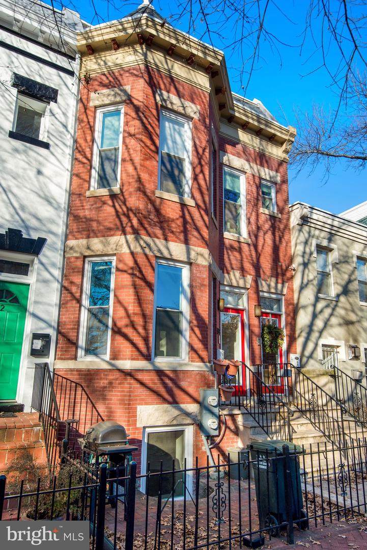 1606 5TH Street - Photo 1
