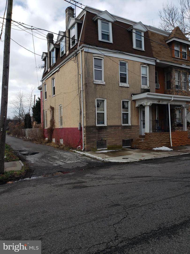 318 Parker Street - Photo 1