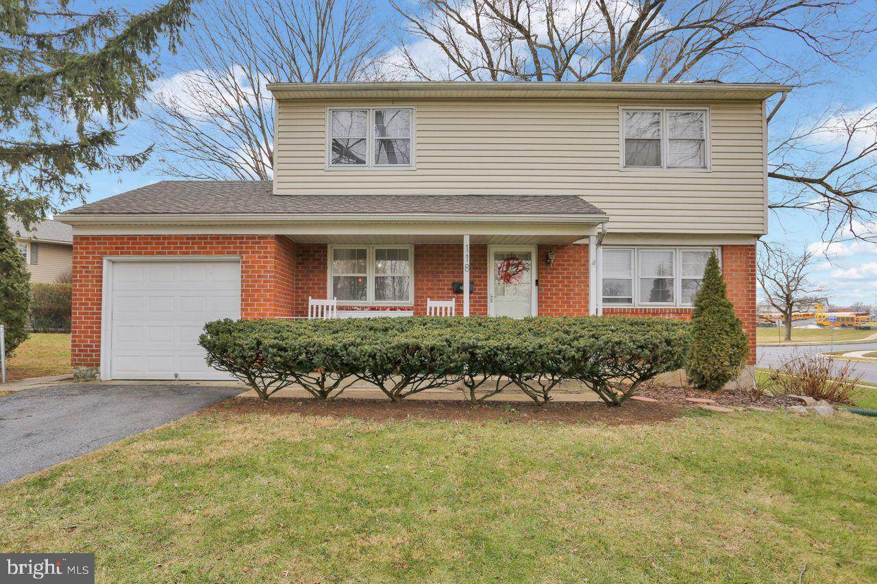 118 Bradley Avenue - Photo 1