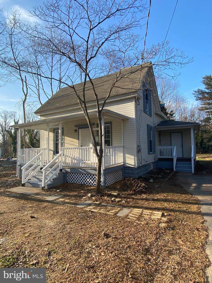 492 Salem Avenue - Photo 1