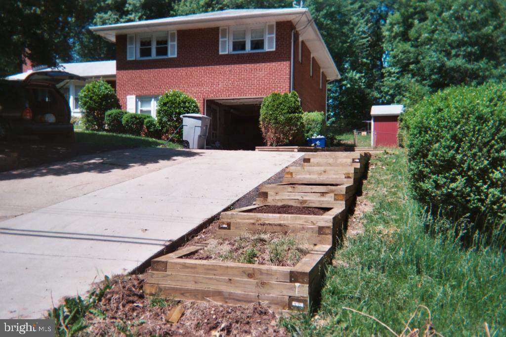 5900 Bush Hill Drive - Photo 1
