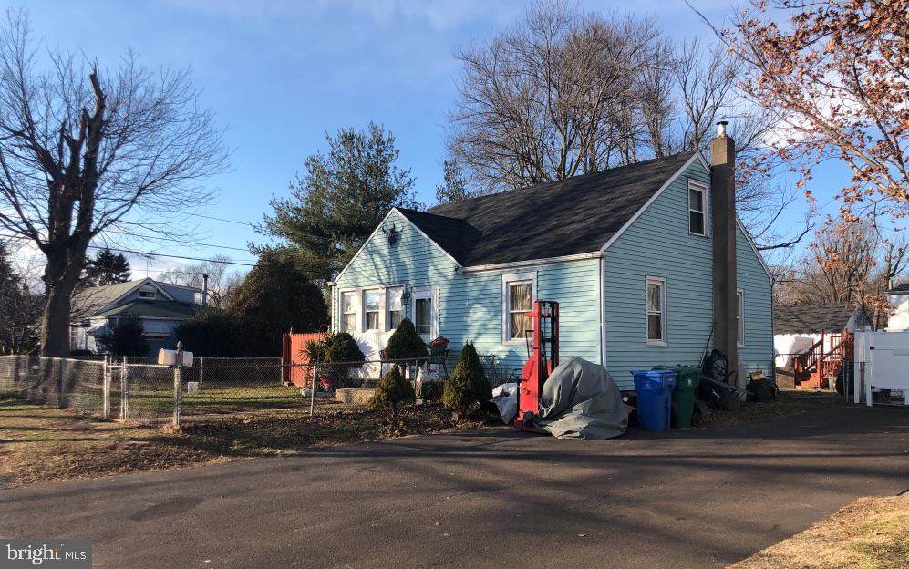1303 Dixon Avenue - Photo 1