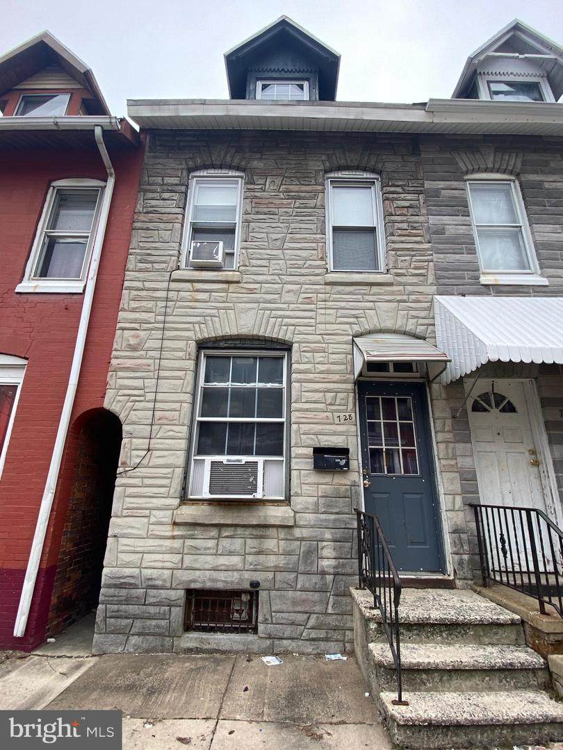 728 Lance Place - Photo 1