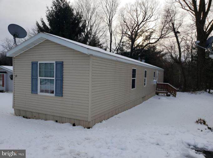 10 Londonderry Court - Photo 1