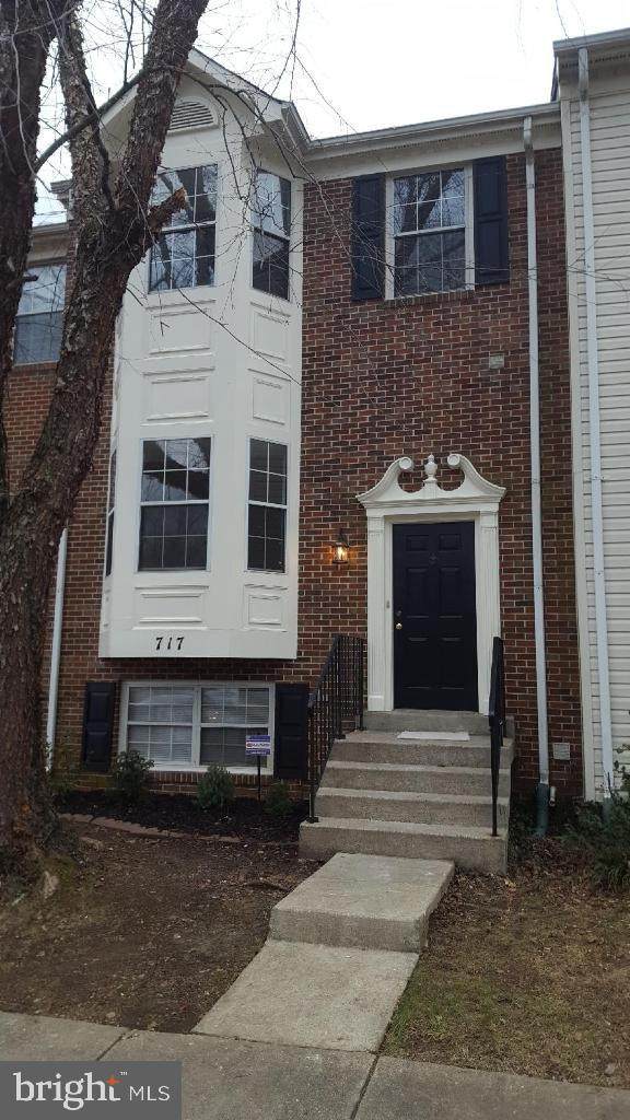 717 Faraway Court - Photo 1