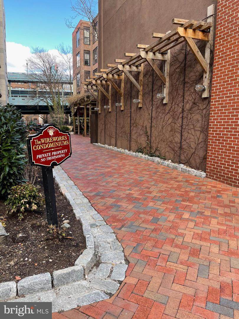 301 Race Street - Photo 1
