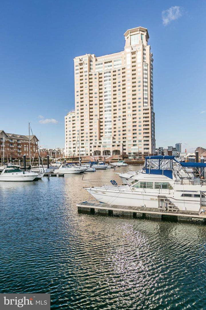 100 Harborview Drive - Photo 1