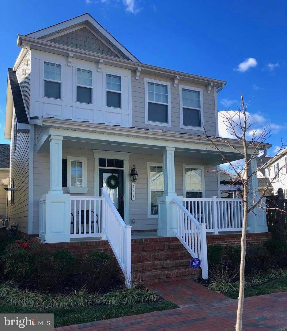 265 Evelyne Street - Photo 1